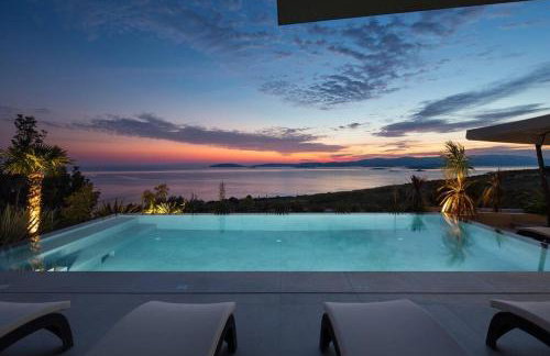 Luxury & Unique Villa Bevel House with sea view - Photo 1
