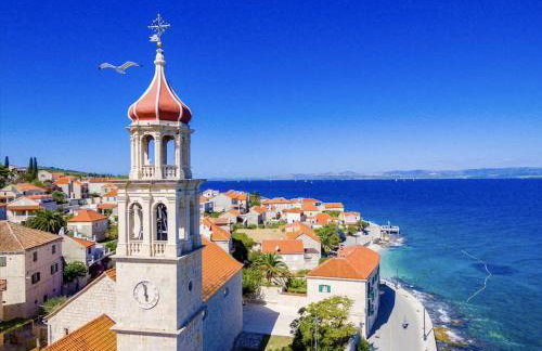 Great outdoor living steps away from the beach - Photo 36