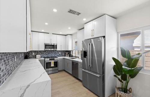 NEW Remodeled Northridge 5 Bedroom Near CSUN & Sherwood Forest - Foto 8