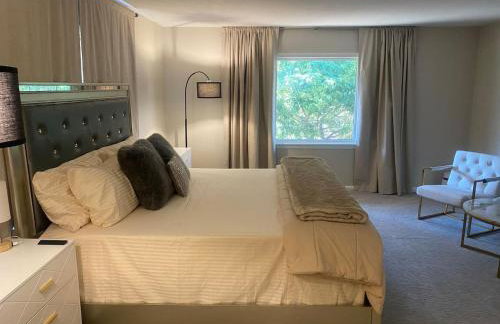 Ranch Style w firepit and big backyard TV Room - Foto 5