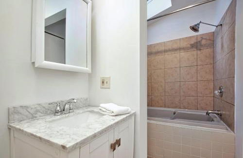 The Tulip Tree House - Photo 25