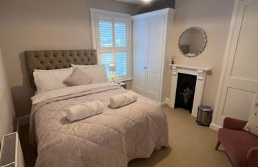 The Lily Pad - Boutique Townhouse, a short walk to Town Center and Racecourse - Photo 30