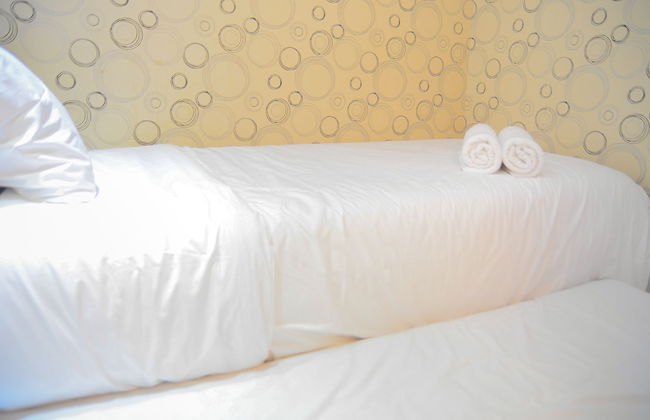 Homey and Relaxing 2BR Green Pramuka Apartment - Foto 3