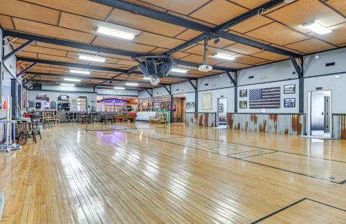 Massive Hatfield Loon Lodge with Roller Rink - Foto 30