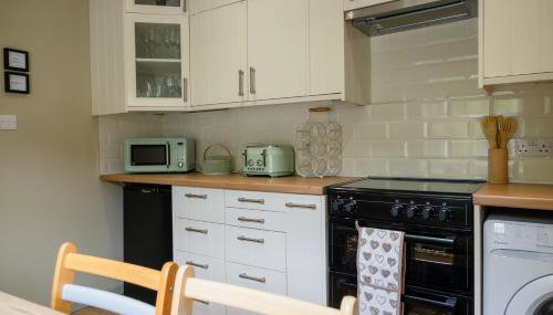 Acorn Apartment - Photo 5