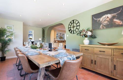 Stunning Countryside Home in Surrey by 53 Degrees Property, Ideal for Family Getaways, Private Tennis Court! - Foto 17