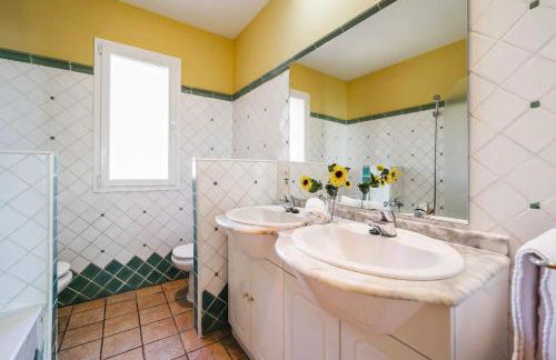 3381 Villa Angela Flores - Photo 16