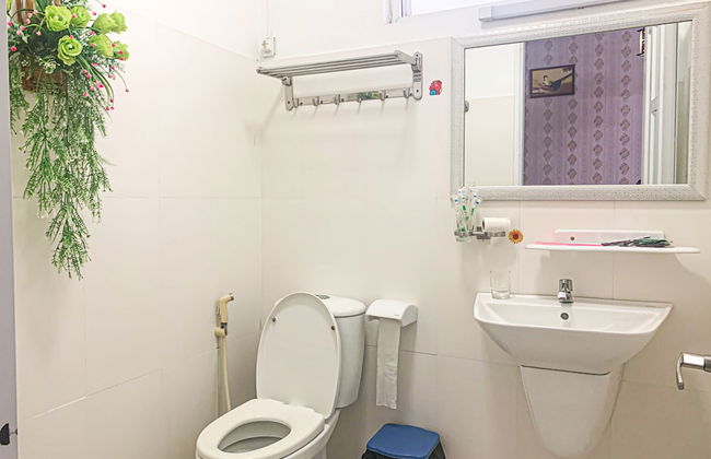 Lucky Hotel - Photo 16