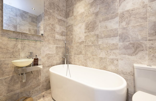 JOIVY Charming 2-Bed Flat Near Edinburgh Castle - Foto 35