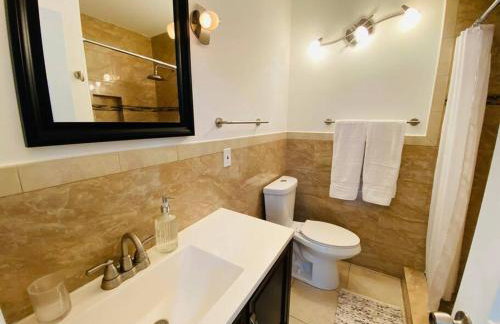 Central Getaway in Little Havana Near Airport, Wynwood, Calle 8 Brickell, Coral Gables and more , Fenced parking - Foto 26