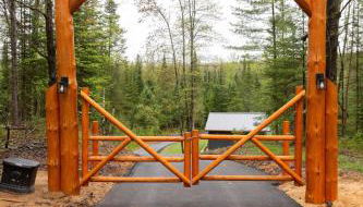 TreeTops Ayframe, Supersized AFrame on the River with Hot Tub - Foto 4