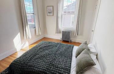 Spacious Revere 4 Bedrooms 2 Bathrooms Apartment Near Boston Airport and Beach - Foto 13