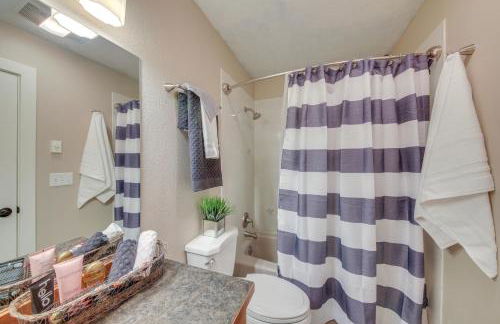 Beachfront Sagle Retreat with Boat Dock and Lift - Foto 24