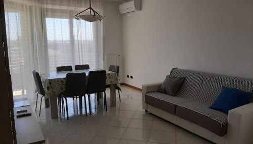 DOMUS MARIS Viserba, Spiagge e Centro a 100 mt Rimini Centro a 10 minuti in auto OFFERTA SIGEP 2026 FIERA RIMINI A 5 MINUTI - Photo 2