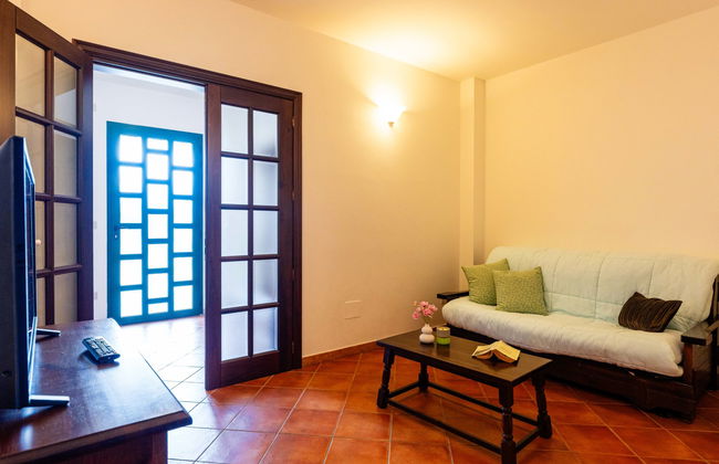 2 bedroom Apartment in Diano Castello with swimming pool and garden - Photo 9