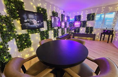 La Jolla Gem with Ocean View - 11 Beds, Hot Tub, Karaoke & Game Den - Foto 58