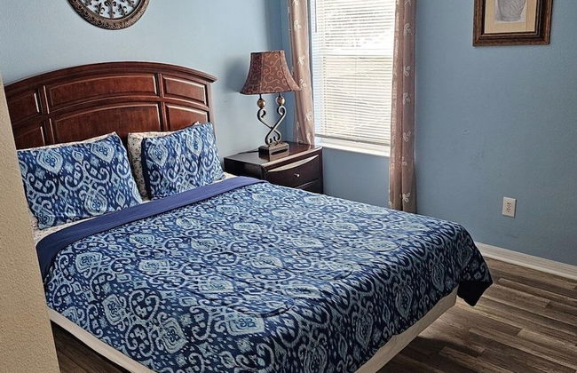 Spacious 7 Br, 4.5 Br Retreat With Pool 7 Bedroom Condo by RedAwning - Foto 8