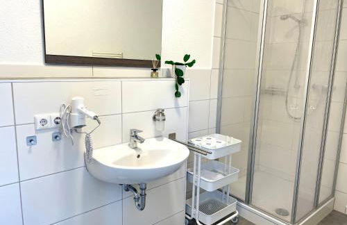 Zentrale Ruheoase mit Terrasse - Foto 7