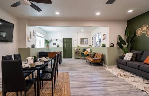 Stylish Luxury Suite: Hot Tub, Mini Golf, MT-Views - Apartment - Foto 4