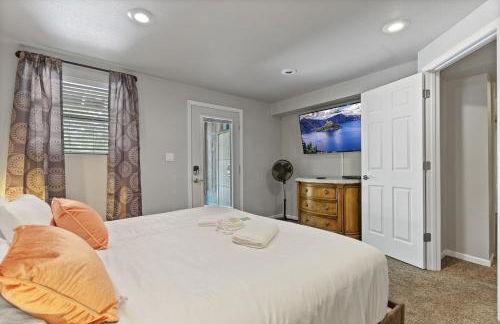 6bedrooms, ramp boat dock slips water toys, nice cove area - Foto 19