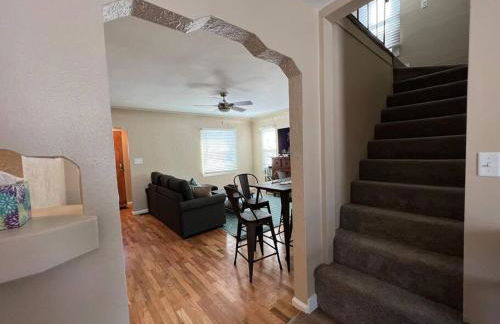 Snug, neighborly home perfect for your small group - Foto 5