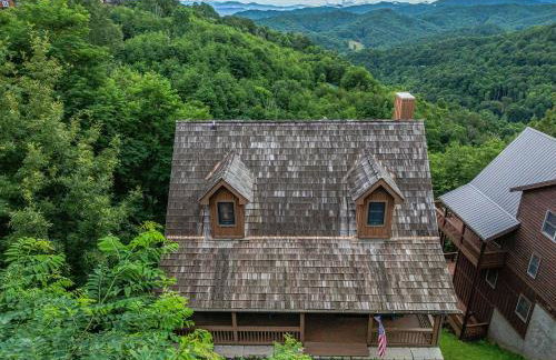 4BR Cabin with Ski Resort, Mtn Views & Hot Tub - Foto 36