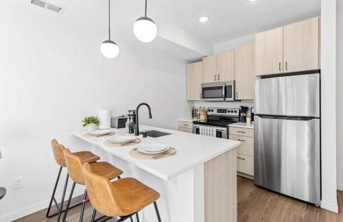 Luxury 1BD Gym Rooftop Street Parking by DT UMN - Foto 7