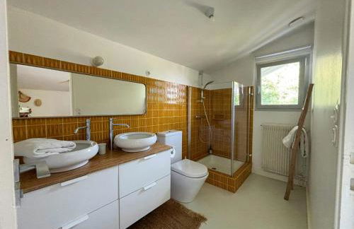 Light-Filled House With Pool In Petit Piquey - Photo 15