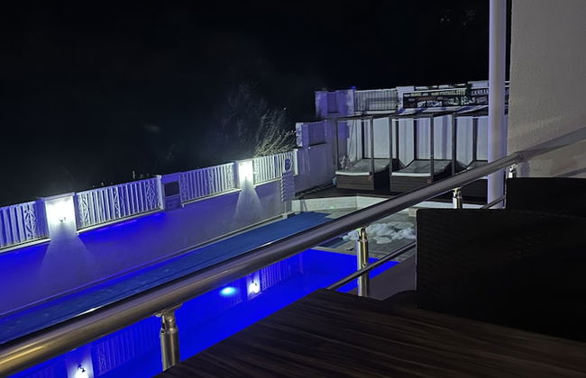 Street61 Studios - Photo 38