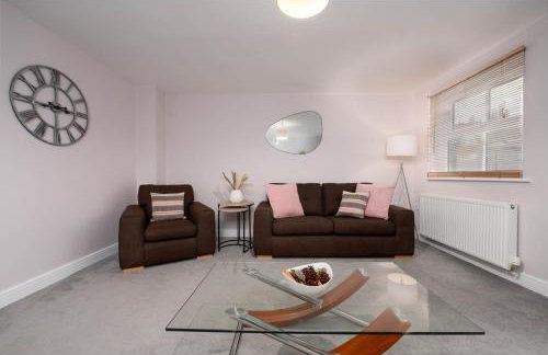 Stunning Spacious Home - Parking - Garden - Sleeps 6 - Foto 10