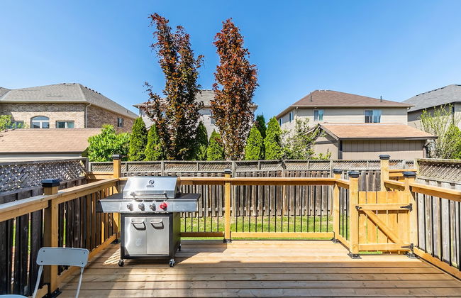 GLOBALSTAY. Modern 3-4 Bedroom Town - Photo 43