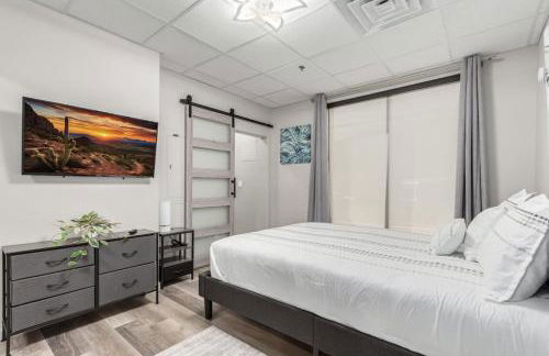 Stylish and Prestigious - 2 Bed 2 Bath On The Avenue - Foto 15