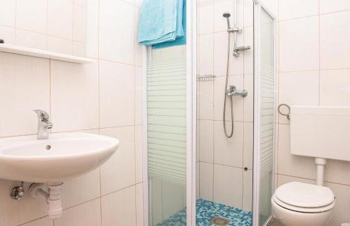 Four-Bedroom Holiday Home In Cista Velika - Photo 25