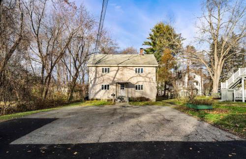 Nothing Fancy Older Apt Walk to Downtown King Bed - Foto 24