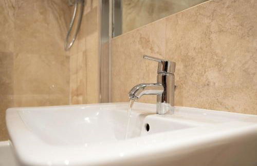 NEW! 2BR in Stephenson House - Foto 33