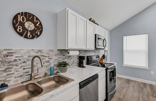 Modern Couples Retreat , Lakefront, Private Dock - Foto 6