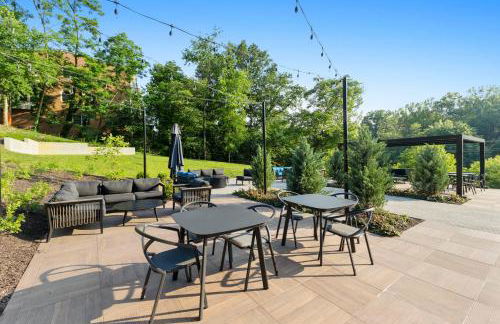 CASA Arlington Suite with Top-Tier Amenities & Parking - Foto 56