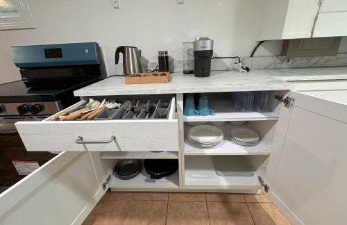 Entire 4 bedroom familyfriendly basement apartment, MetroWalk - Foto 10