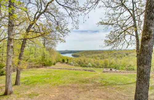 Lake-View Retreat with Fire Pit in Mountain Home! - Foto 31