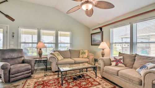 Unwind Poolside, Walk to Beach! Galveston Retreat - Foto 5