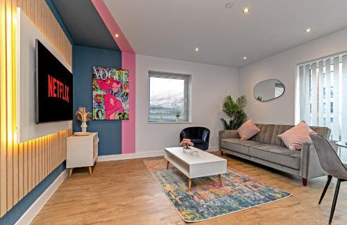 SUPERIOR AIRPORT SUITE, FREE Parking, Stylish, BALCONY, Two Bathrooms, Close To Airport, Station & Centre - Foto 21