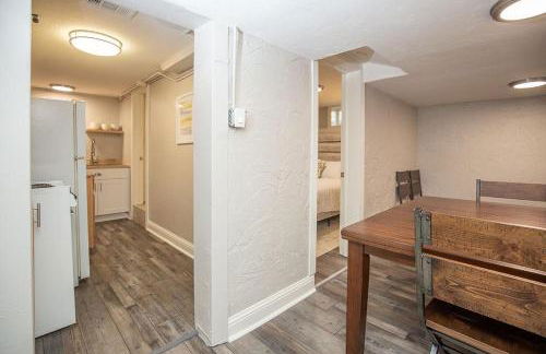 Cozy Retreat | Walk to Unc | Free Cruiser Bikes - Foto 26