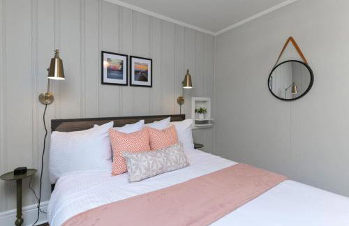 The Duke - Pet Friendly - Photo 16