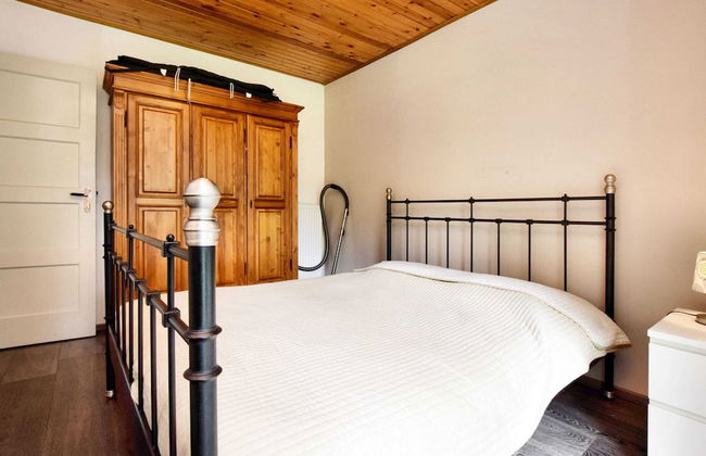 Charming Holiday Home in Gouvy with Hot Tub - Photo 4