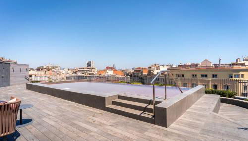 Midtown Apartments - Photo 2