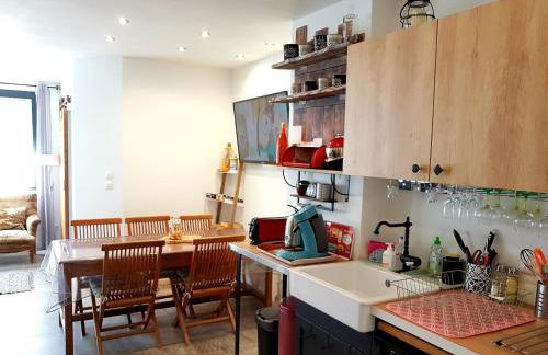 LES VAGUES, terrasse rez-de-ch, parking gratuit, lits faits, animal bienvenu et tout à pied - Foto 16