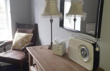 Top Floor at Cantref House - Photo 19