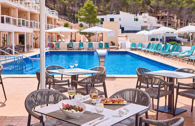 Universal Aparthotel Don Camilo - Photo 30