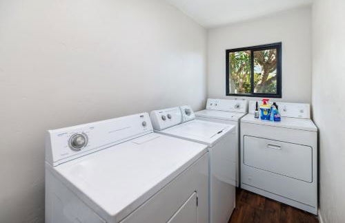 5BR Oasis with Pool, Arcade, Sauna - Photo 16