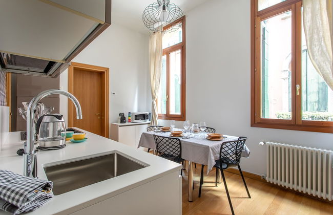 Rialto Bridge Lovely Apartment - Photo 13